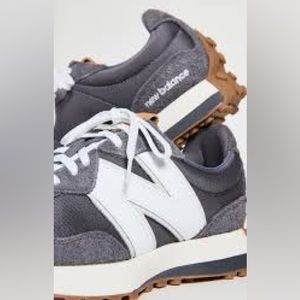 EUC New Balance 327, Size 8.5